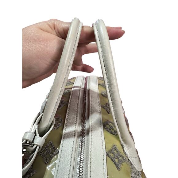 Louis Vuitton Bouclettes Speedy 25
Runway Top Handle Bag w/Clochette
Key Lock - Picture 3 of 14